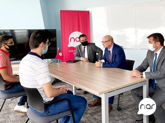 “Nar” qəbul imtahanlarında ən yüksək nəticə göstərmiş abituriyentləri mükafatlandırdı