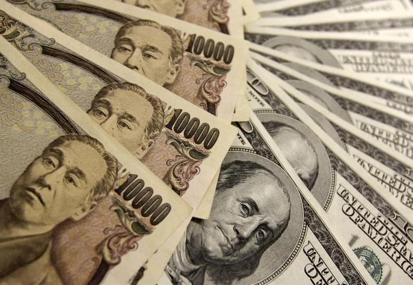 Dollar yen-ə qarşı BAHALAŞIB