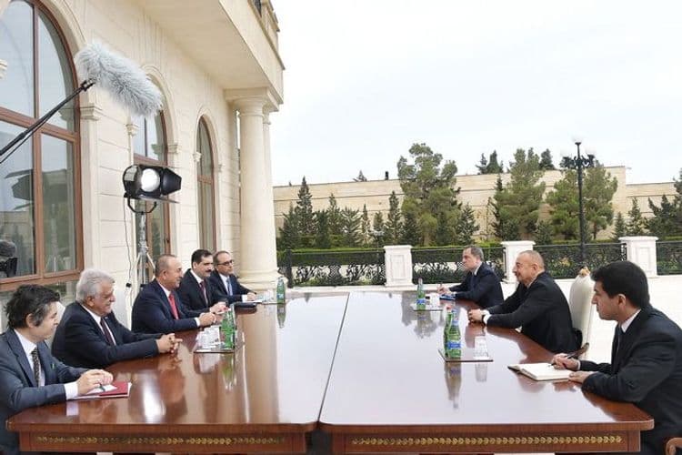 İlham Əliyev Mövlud Çavuşoğlunu qəbul edib