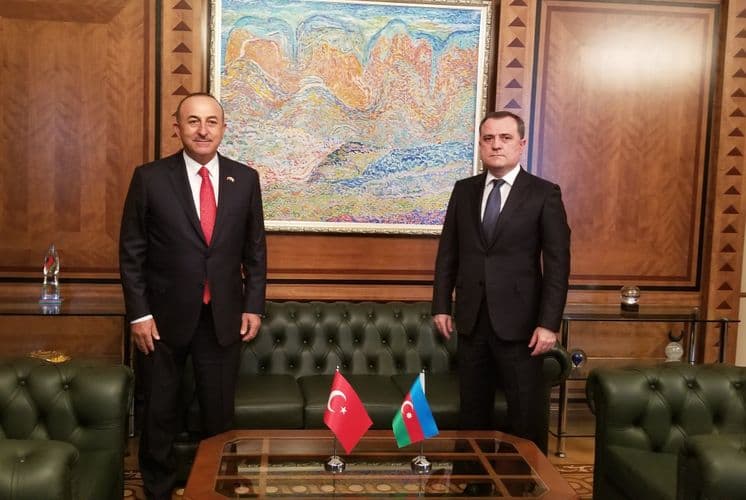 Azərbaycan və Türkiyə XİN başçıları arasında təkbətək görüş keçirilir