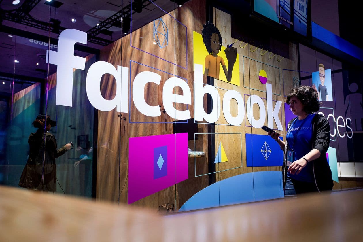 ABŞ rəsmiləri:Facebook rəqiblərini iflasa sürükləyir