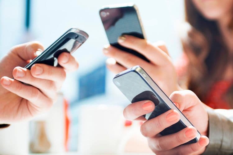 Azərbaycana mobil telefonların idxalı avqustda kəskin artıb