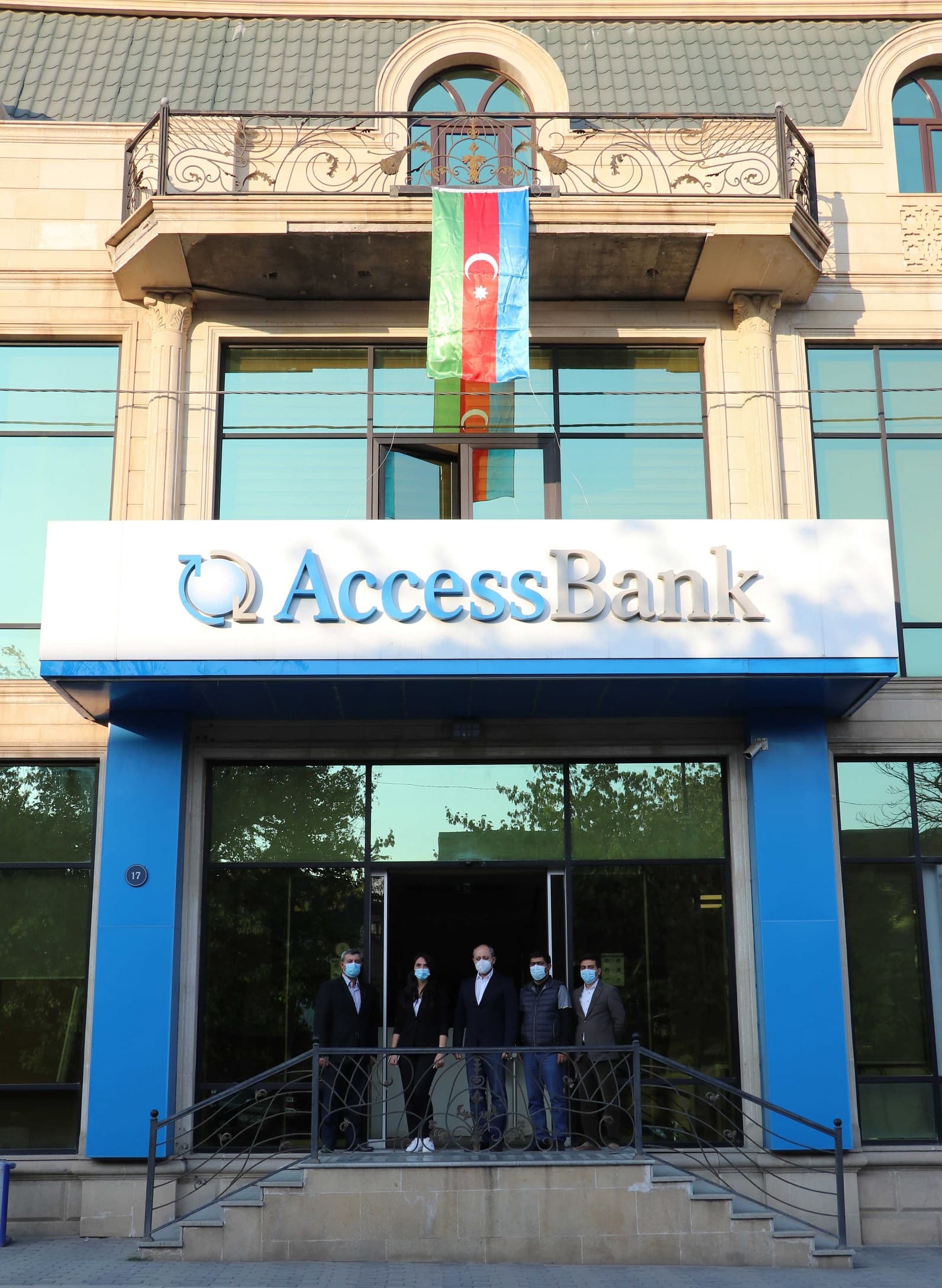“AccessBank” cəbhəyani filiallarında təlimlərə start verib