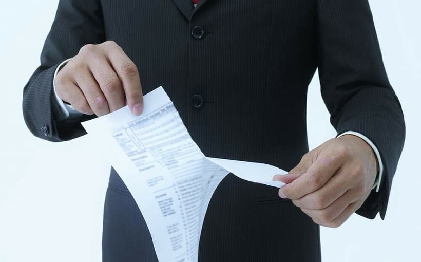 Azərbaycanda sığorta agentinin lisenziyası LƏĞV EDİLDİ