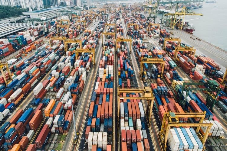 BMT qlobal ticarətin bu il 7-9% azalacağını proqnozlaşdırır