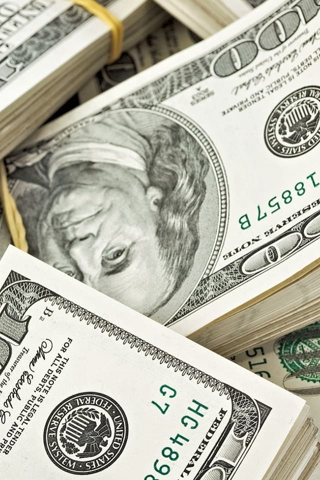 Dolların sabaha olan rəsmi məzənnəsi AÇIQLANIB