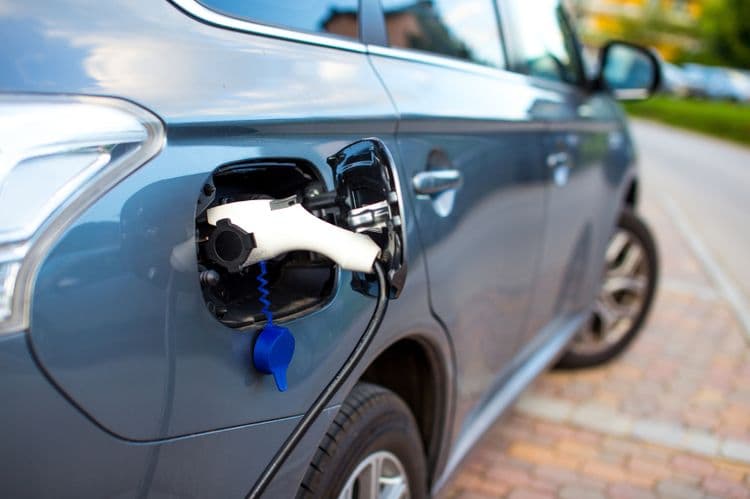 Azərbaycanın bu il ən çox elektromobil idxal etdiyi ölkələr məlum olub