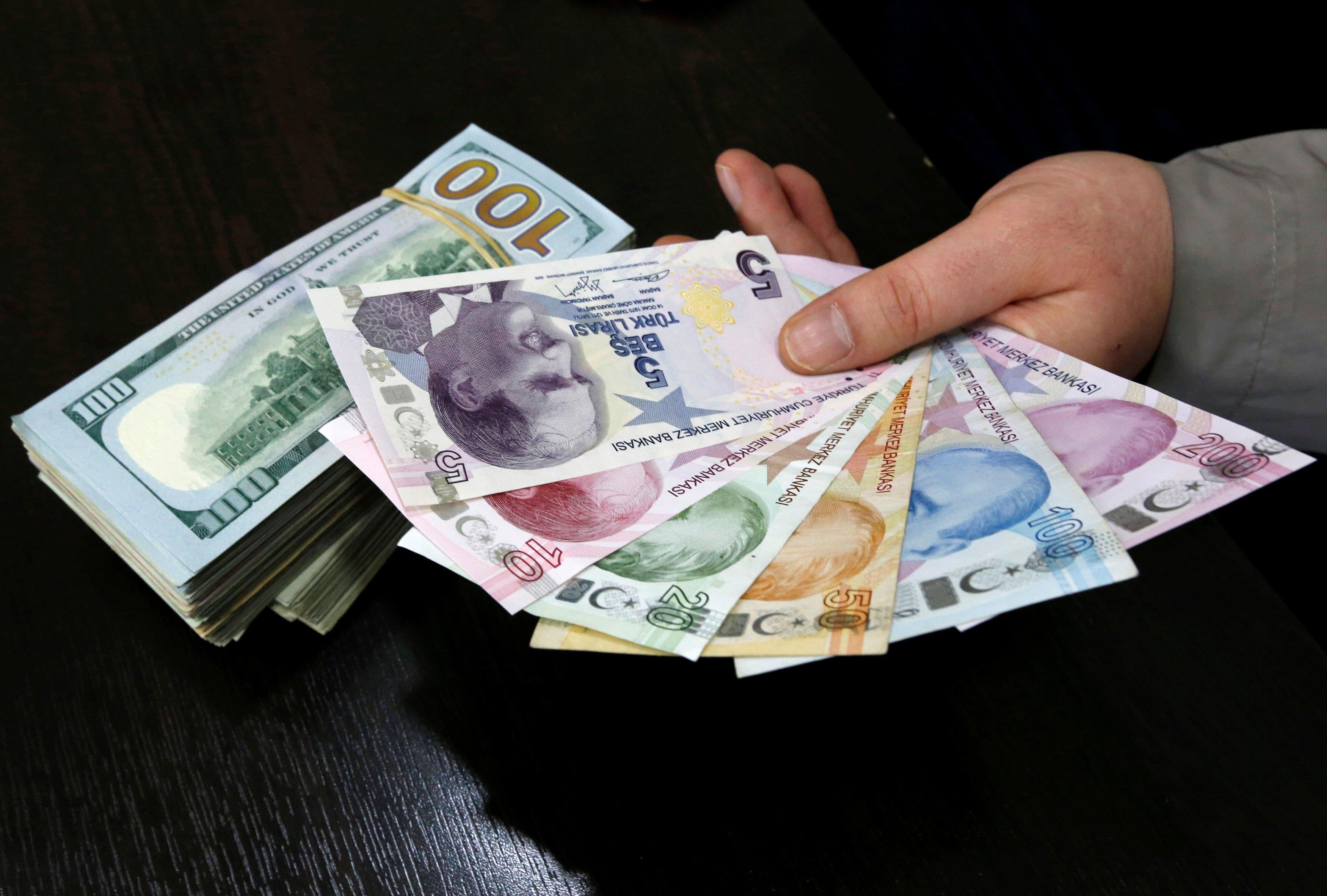 Lirə ucuzlaşıb