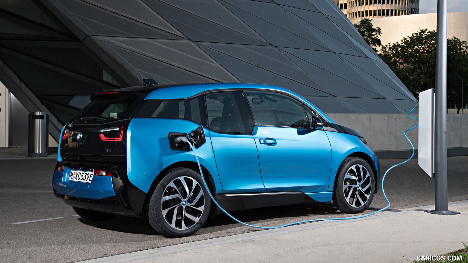 Elektromobillərin qiymətləri nə zaman enəcək?