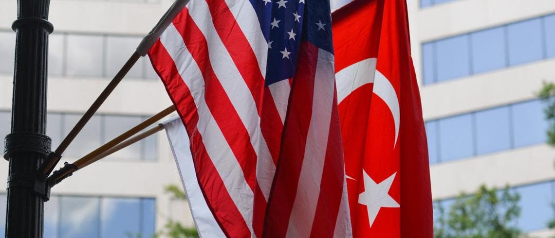 Türk lirəsi minimumları yenilədi