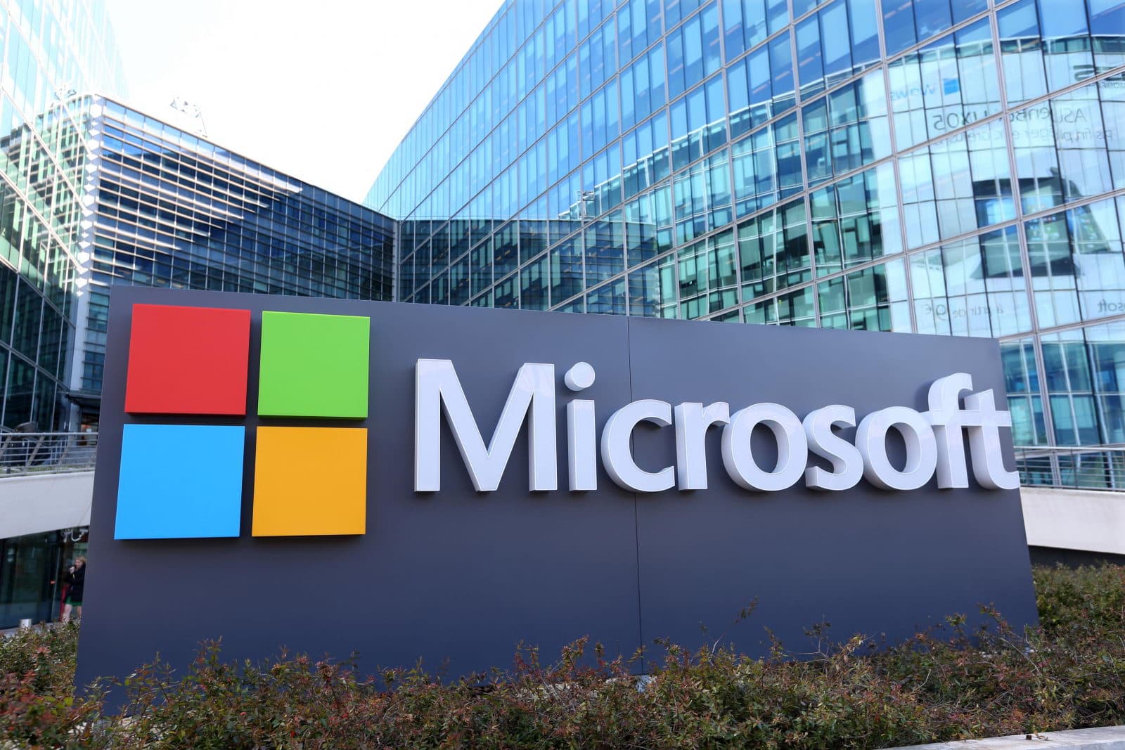 Microsoft-un xalis gəliri 30% ARTIB