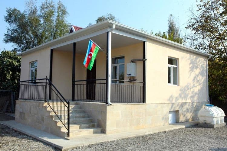 Daha 4 rayonda şəhid ailələri və Qarabağ müharibəsi əlillərinə ev verilib