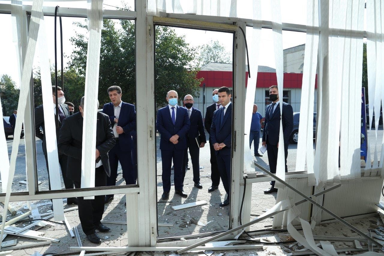 KOBİA Ermənistanın təxribatından zərər çəkmiş Bərdə sahibkarları ilə görüşüb