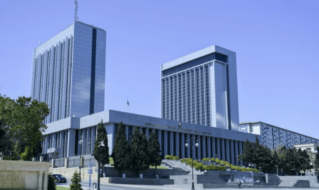 Dövlət qulluqçusuna ixtisas dərəcələrinin verilməsi şərtləri dəyişir