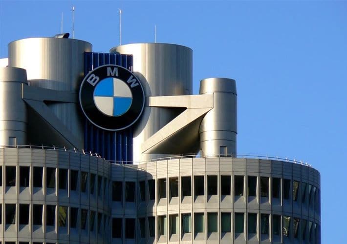 BMW-nin xalis mənfəəti 70% azalıb