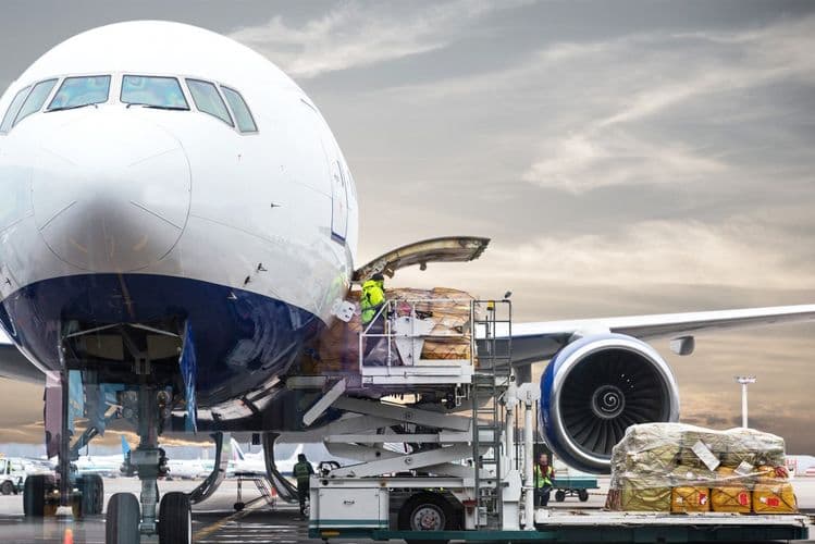 Hava nəqliyyatı ilə qlobal yükdaşımalar sentyabrda 8% azalıb