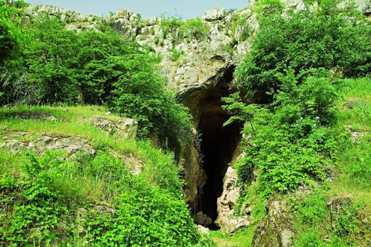 Azıx mağara düşərgəsində aparılmış qanunsuz arxeoloji qazıntı işlərinə hüquqi qiymət verilməlidir