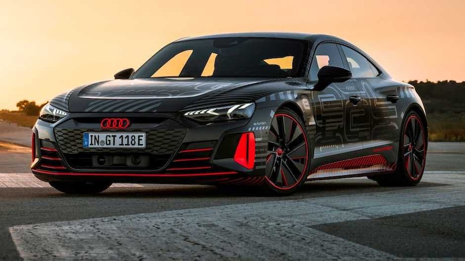Audi RS ailəsinin ilk elektrokarı haqqında məlumat verib