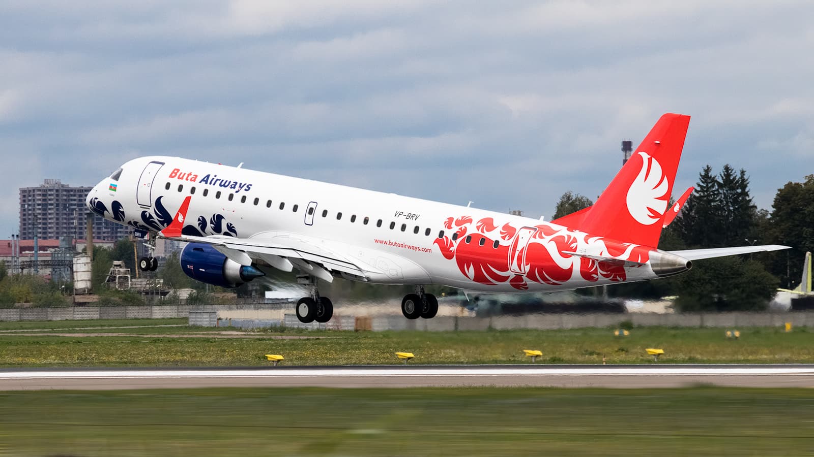 Buta Airways İzmirə xüsusi reyslər açır