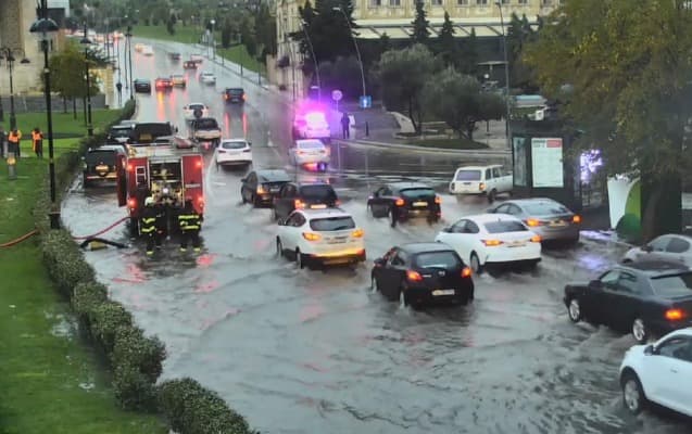Bu küçə və prospektlərdə sıxlıq müşahidə olunur - Fotolar