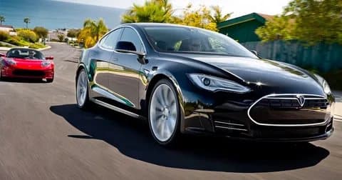 ABŞ-da 159 min Tesla avtomobilində yoxlamalar aparılır