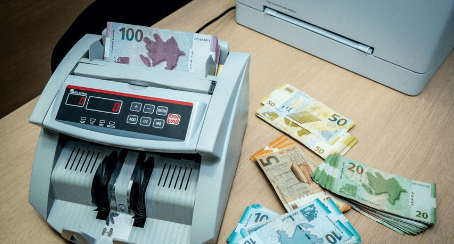 Azərbaycanın dövlət büdcəsinin kəsiri 515 milyon manata düşüb