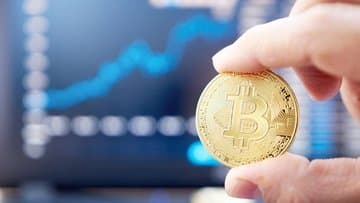 Bitcoin son 3 ildə ilk dəfə 17.000 dolları keçdi