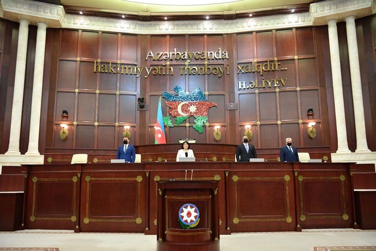 Milli Məclisin iclası başlayıb