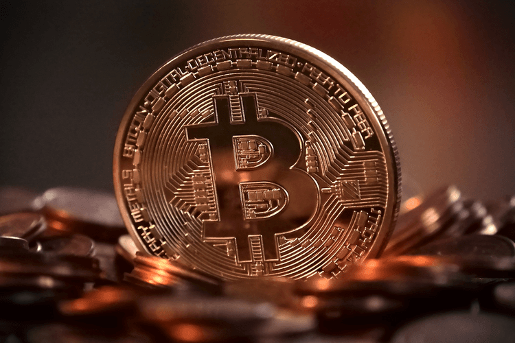 "Bitcoin"in dəyəri üçillik maksimuma çatıb