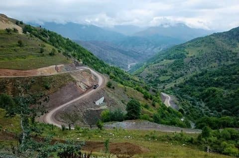 Kəlbəcər zəngin təbii resurslara və turizm potensialına malikdir