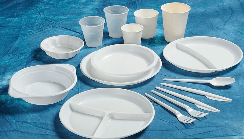 Birdəfəlik istifadə üçün plastik qabları istehsal edən sahibkarlar 5000 manatadək cərimələnəcək