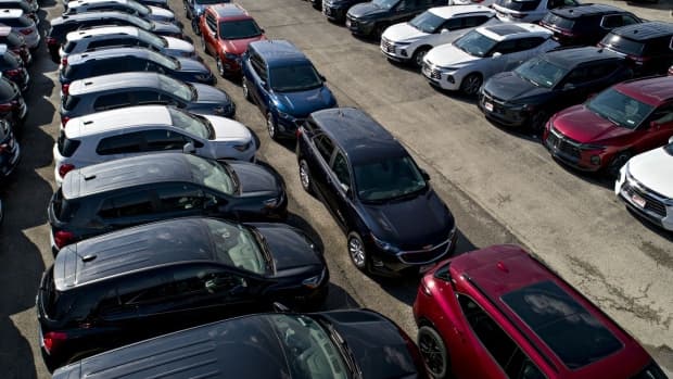 ƏƏSMN 2,5 milyon manatlıq avtomobil alır