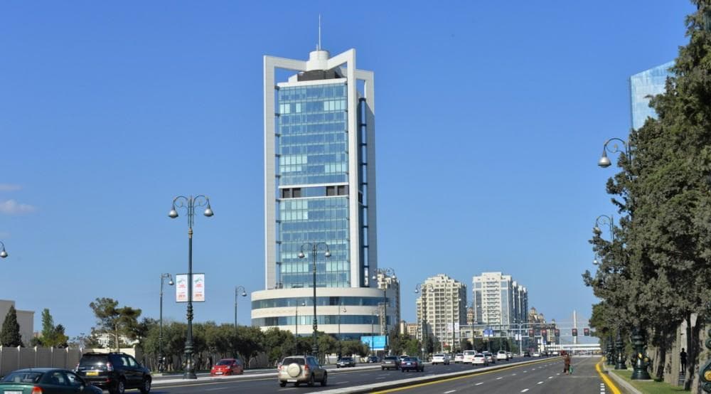 Neft Fondu satdığı valyutanın məbləğini açıqlayıb