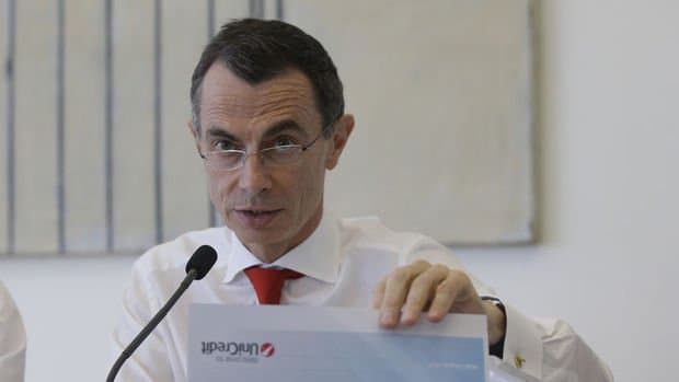 UniCredit CEO-su Mustier vəzifəsindən ayrılır
