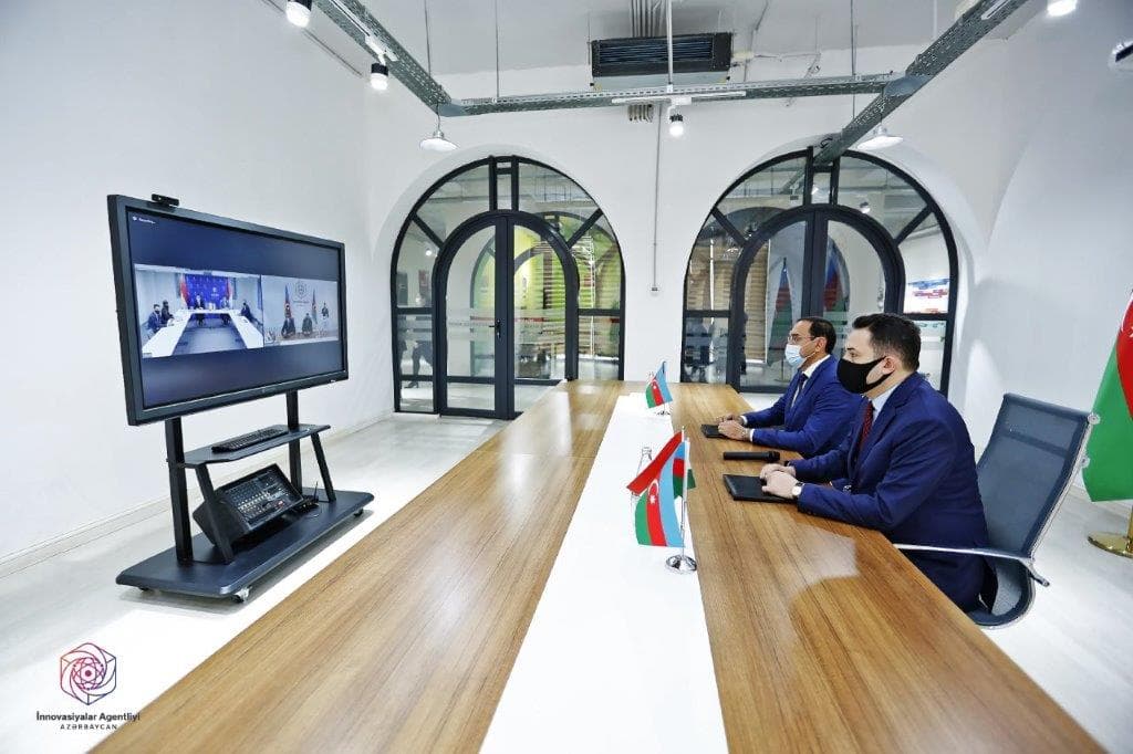 İnnovasiyalar Agentliyi ilə Macarıstanın texnoloji şirkət və qurumları arasında dörd tərəfli virtual imzalanma