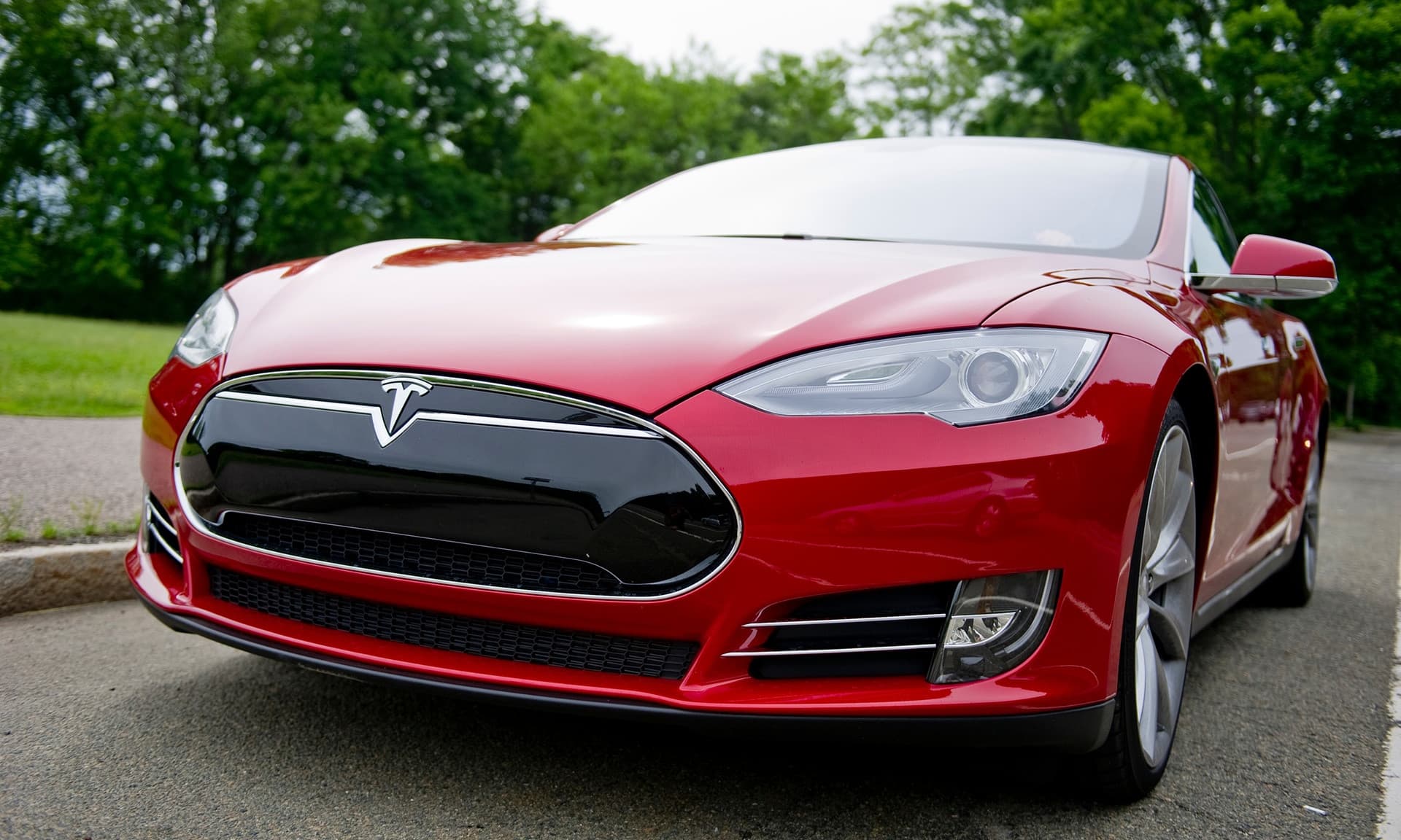 Tesla-dan tam avtomatlaşdırılmış AVTOMOBİL