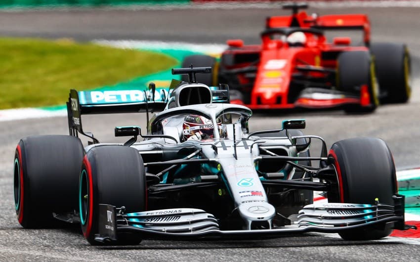 "Formula 1": Ferrari Mercedesdən üç dəfə az pul ödəyəcək