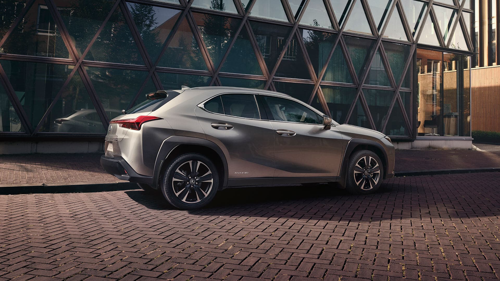 Lexus UX modelində dəyişiklik edib