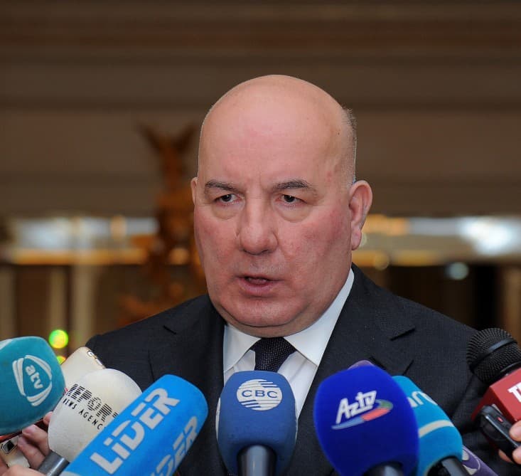 Elman Rüstəmovun devalvasiya ilə bağlı müzakirələrə münasibəti