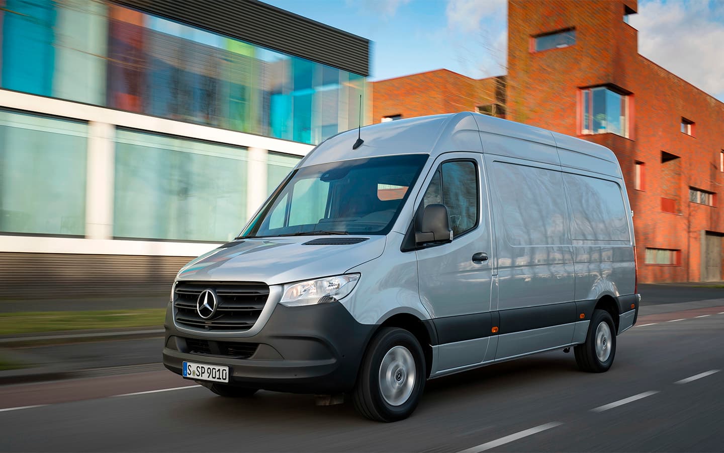Mercedes Sprinter mikroavtobuslarını geri çağır
