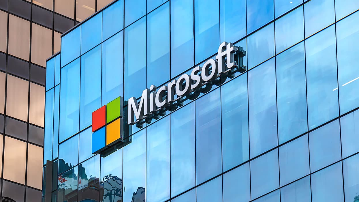 “Microsoft” vəfat etmiş şəxslərlə ünsiyyətə imkan verən cihaz yaradacaq