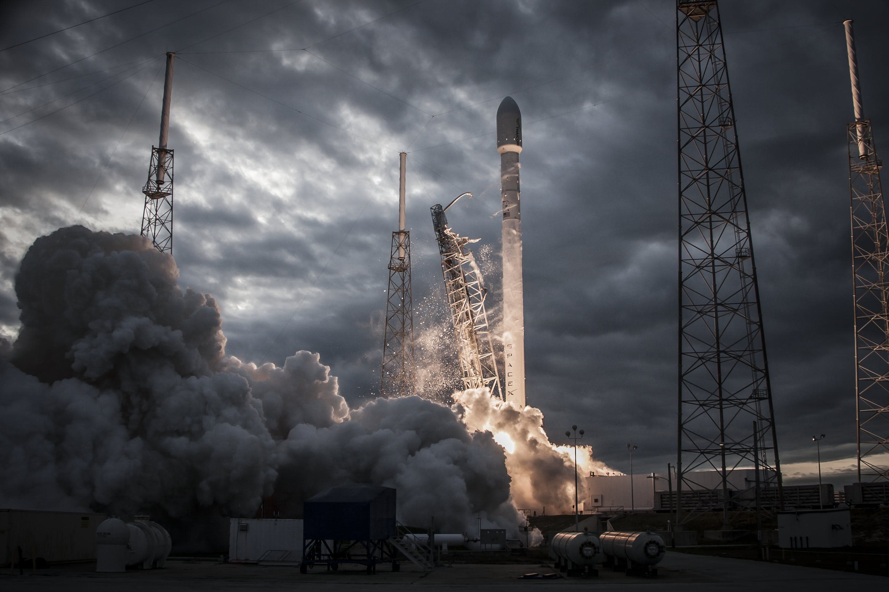 "SpaceX" Türkiyəyə məxsus rabitə peykini orbitə buraxıb