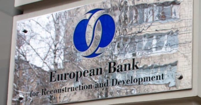 Avropa Bankı Azərbaycana 17 milyon avro kredit verib