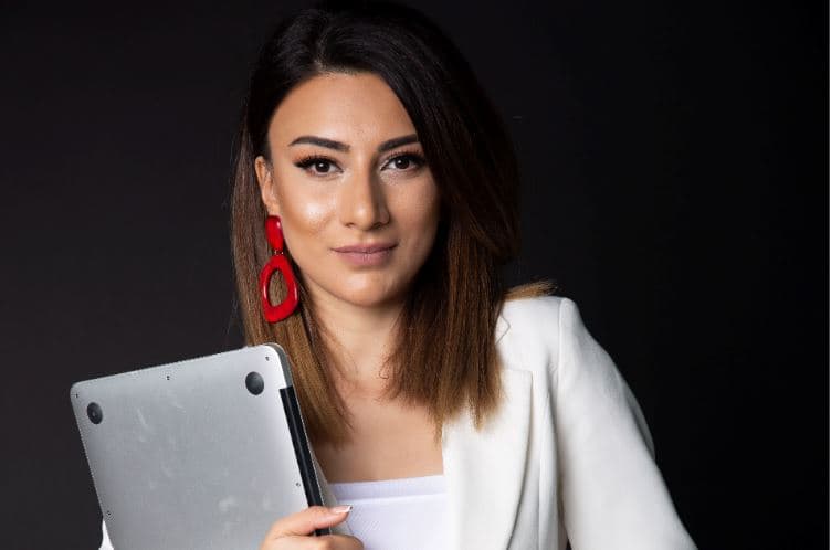 Dilarə Rüstəmzadə: İT layihələrində evdən işləmək ilə şirkət daxilində işləməkdə bir fərq yaratmadı