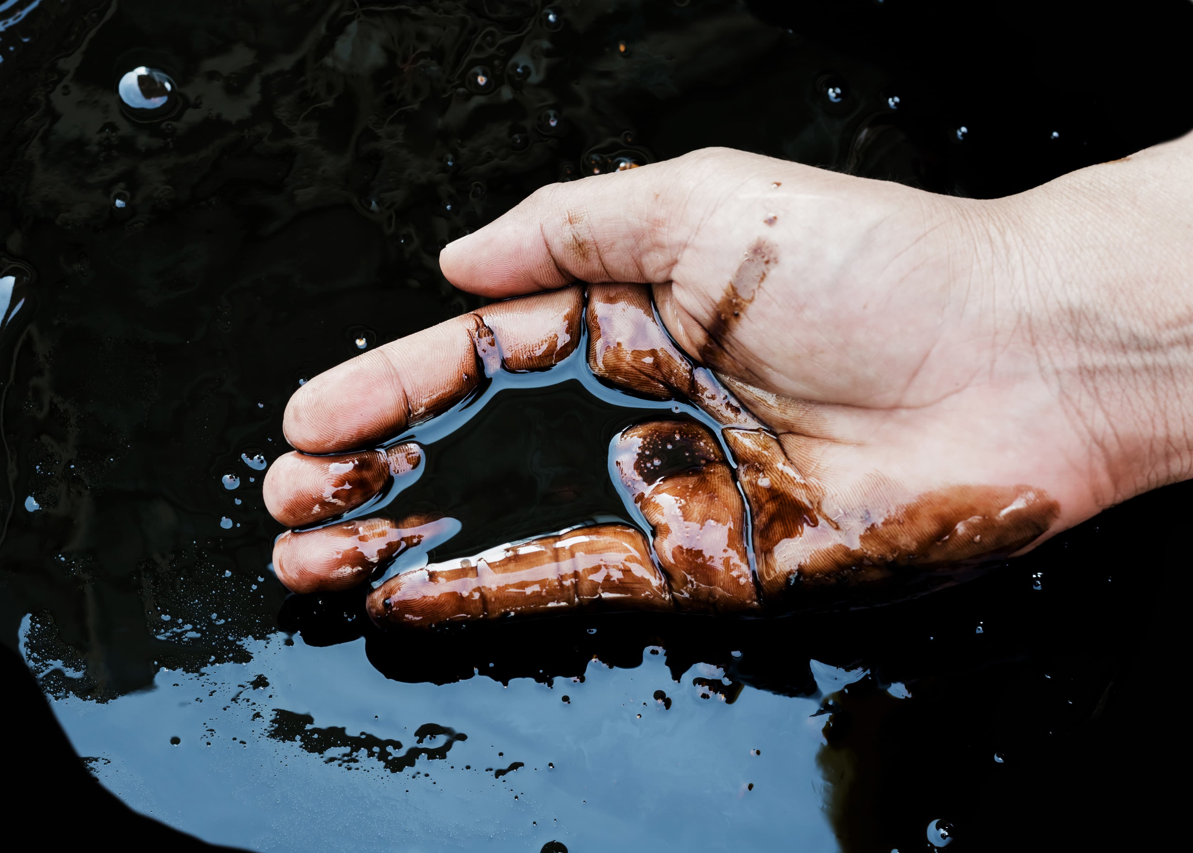 "Brent" nefti bahalaşıb, WTI ucuzlaşıb