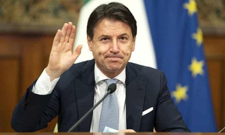 İtaliyanın baş naziri istefa verib