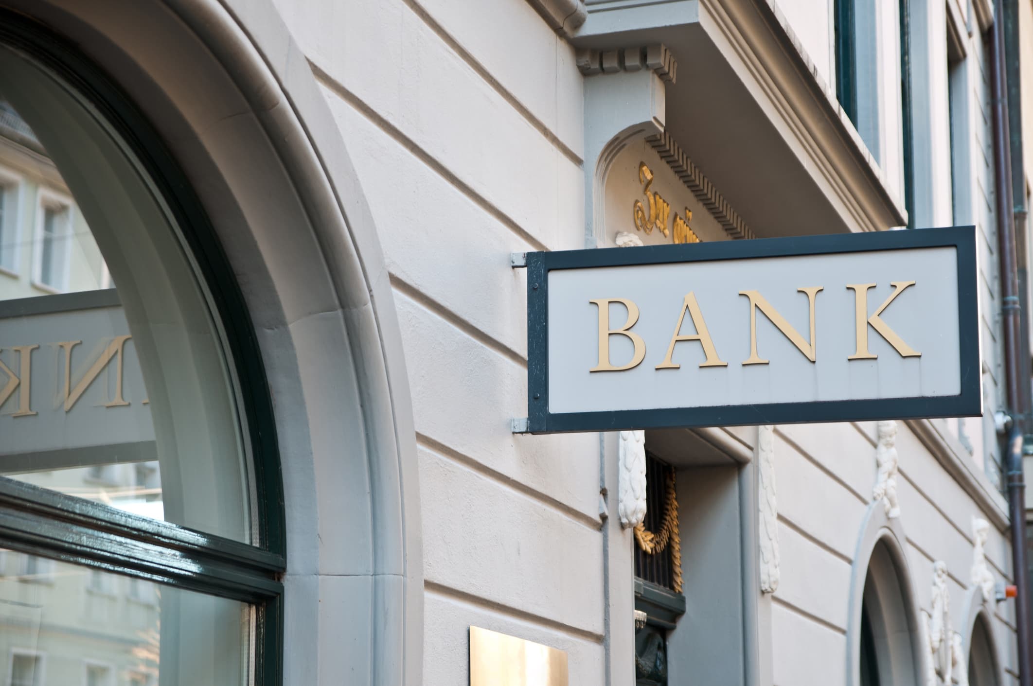 Azərbaycanda bankların öhdəlikləri azalıb