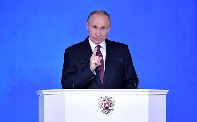 Putin: Sosial şəbəkələr, nəyin bahasına olursa olsun...