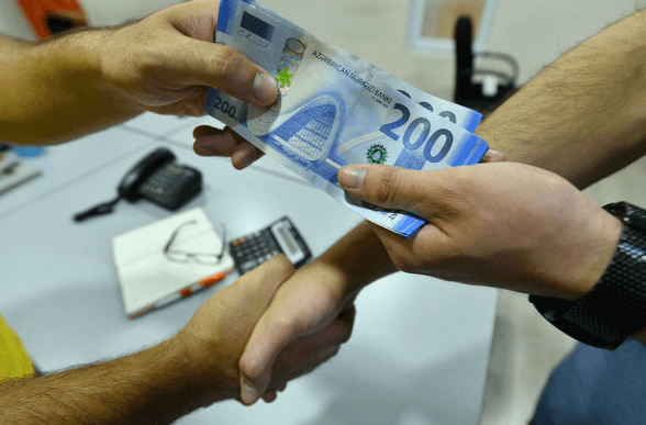 Bakıda maaşlar artıb