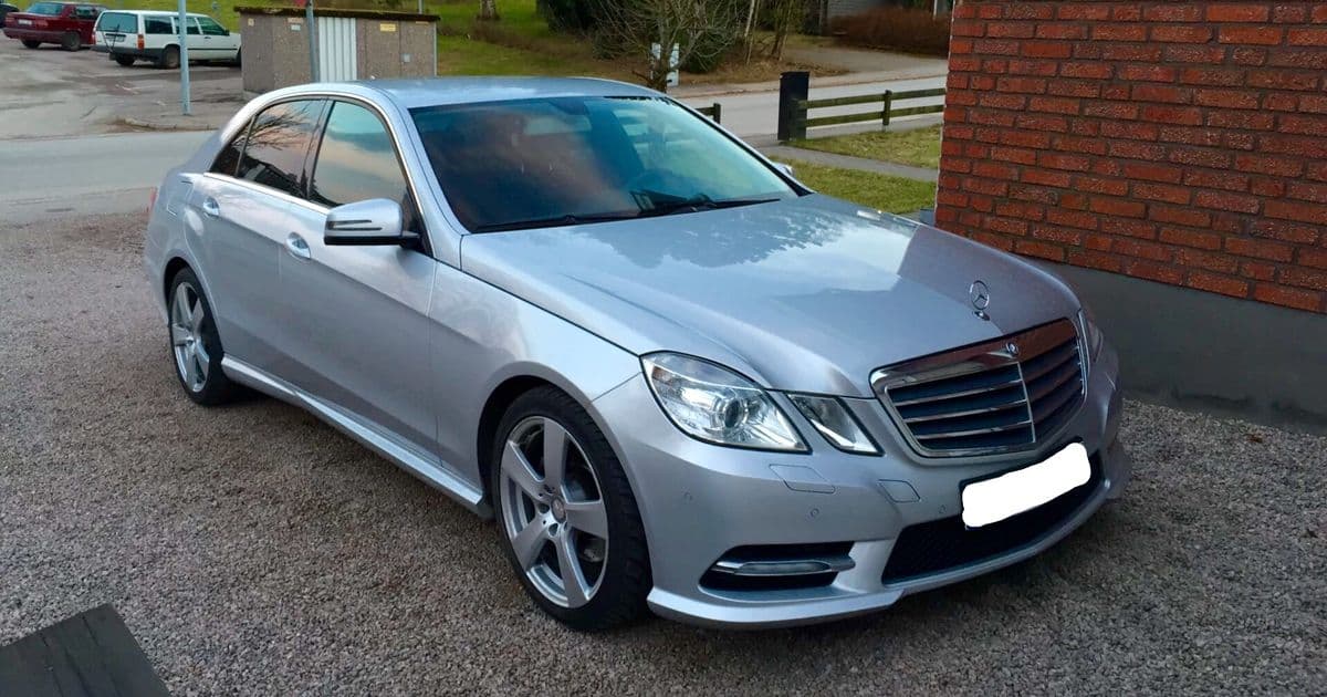 Maşın bazarında ikinci əl Mercedes E klasların QİYMƏTLƏRİ